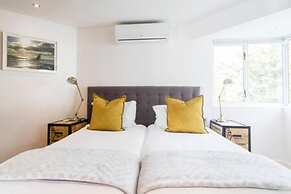 Beautiful Holiday Apartment Overlooking the Beach Modoco