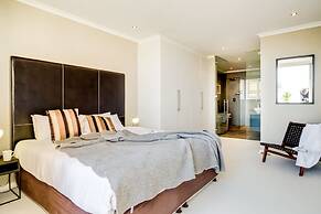 Secure Holiday Apartment w Private Pool Calico