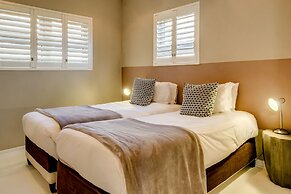 Secure Holiday Apartment w Private Pool Calico