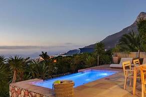 Secure Holiday Apartment w Private Pool Calico