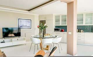 Secure Holiday Apartment w Private Pool Calico