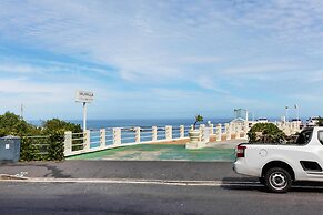 Clifton Apartment w Direct Beach Access Marella