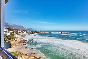 Clifton Apartment w Direct Beach Access Marella