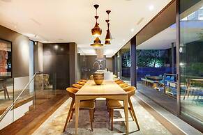 Modern Villa With Rooftop Deck Table Mountain Views Hildene Haven