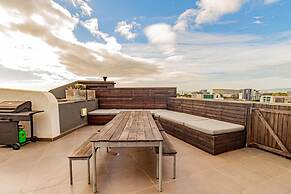 Modern Apartment w Rooftop Deck Scholtz Penthouse
