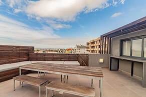 Modern Apartment w Rooftop Deck Scholtz Penthouse