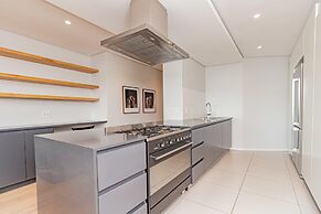 Modern Apartment w Rooftop Deck Scholtz Penthouse