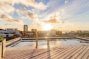 Modern Apartment w Rooftop Deck Scholtz Penthouse