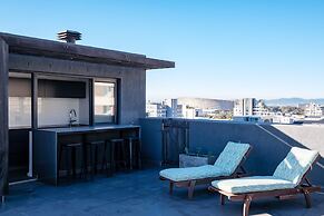 Modern Apartment w Rooftop Deck Jacuzzi Penthouse on S