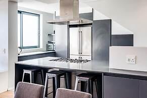 Modern Apartment w Rooftop Deck Jacuzzi Penthouse on S