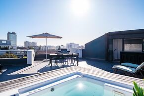 Modern Apartment w Rooftop Deck Jacuzzi Penthouse on S