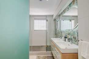 Exquisite Mouille Point Apt by Golf Course Serene Suite