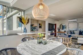 Exquisite Mouille Point Apt by Golf Course Serene Suite