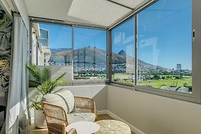 Exquisite Mouille Point Apt by Golf Course Serene Suite