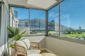 Exquisite Mouille Point Apt by Golf Course Serene Suite