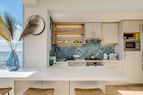 Exquisite Mouille Point Apt by Golf Course Serene Suite
