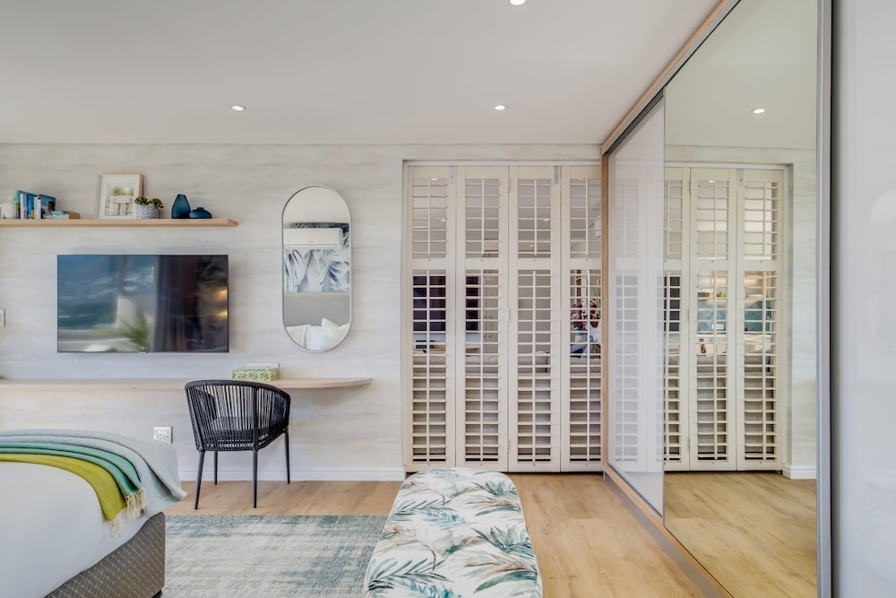Exquisite Mouille Point Apt by Golf Course Serene Suite