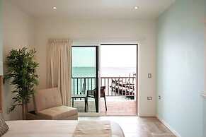 Bartolome Oceanfront Suites