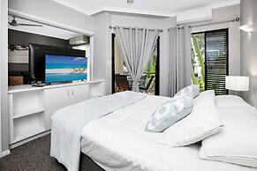 Unique Tropic Escape 111