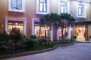 Phu Long Tam Ky Hotel & Restaurant