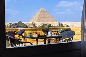 Pyramids land hotel