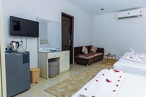 Pyramids land hotel