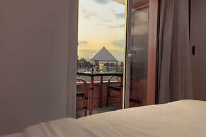 Pyramids land hotel