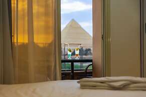 Pyramids land hotel