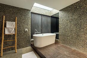 Wabi Sabi Villa by Betterplace