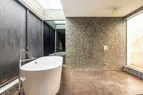 Wabi Sabi Villa by Betterplace