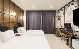 Hotel Four Star