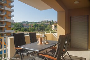 Apartment Sleeps 4 With Sea View
