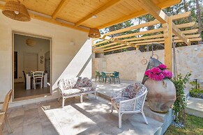 3506 Villa Althea by Barbarhouse