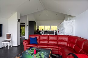 Luxurious Cabin | 3 Br | Scenic Village