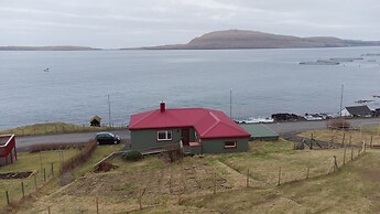 Charming 2Br Apartment, Sea View