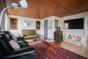 Charming 2Br Apartment, Sea View