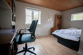 Charming 2Br Apartment, Sea View