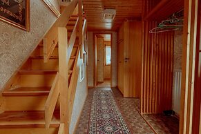 Charming 3 Br Home | Scenic Village | Nature