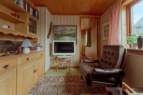 Charming 3 Br Home | Scenic Village | Nature