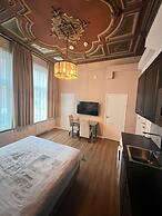 Rotterdam Inn