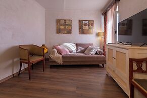 SKALINADA HOUSE by LOC HOSPITALITY