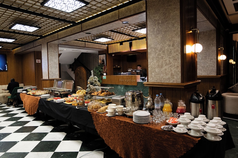 RAZANE HÔTEL