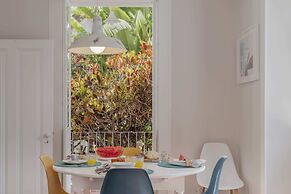 With Secret Garden and Pool - Villa Quebra Costas