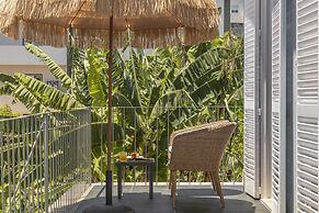 With Secret Garden and Pool - Villa Quebra Costas