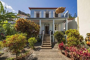 With Secret Garden and Pool - Villa Quebra Costas