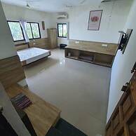 Etranger Resorts