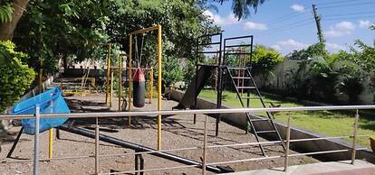 Etranger Resorts