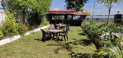 Etranger Resorts