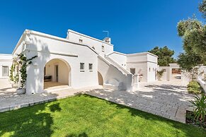 3589 Borgo Treffe by Perle di Puglia