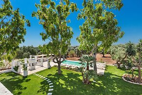 3589 Borgo Treffe by Perle di Puglia